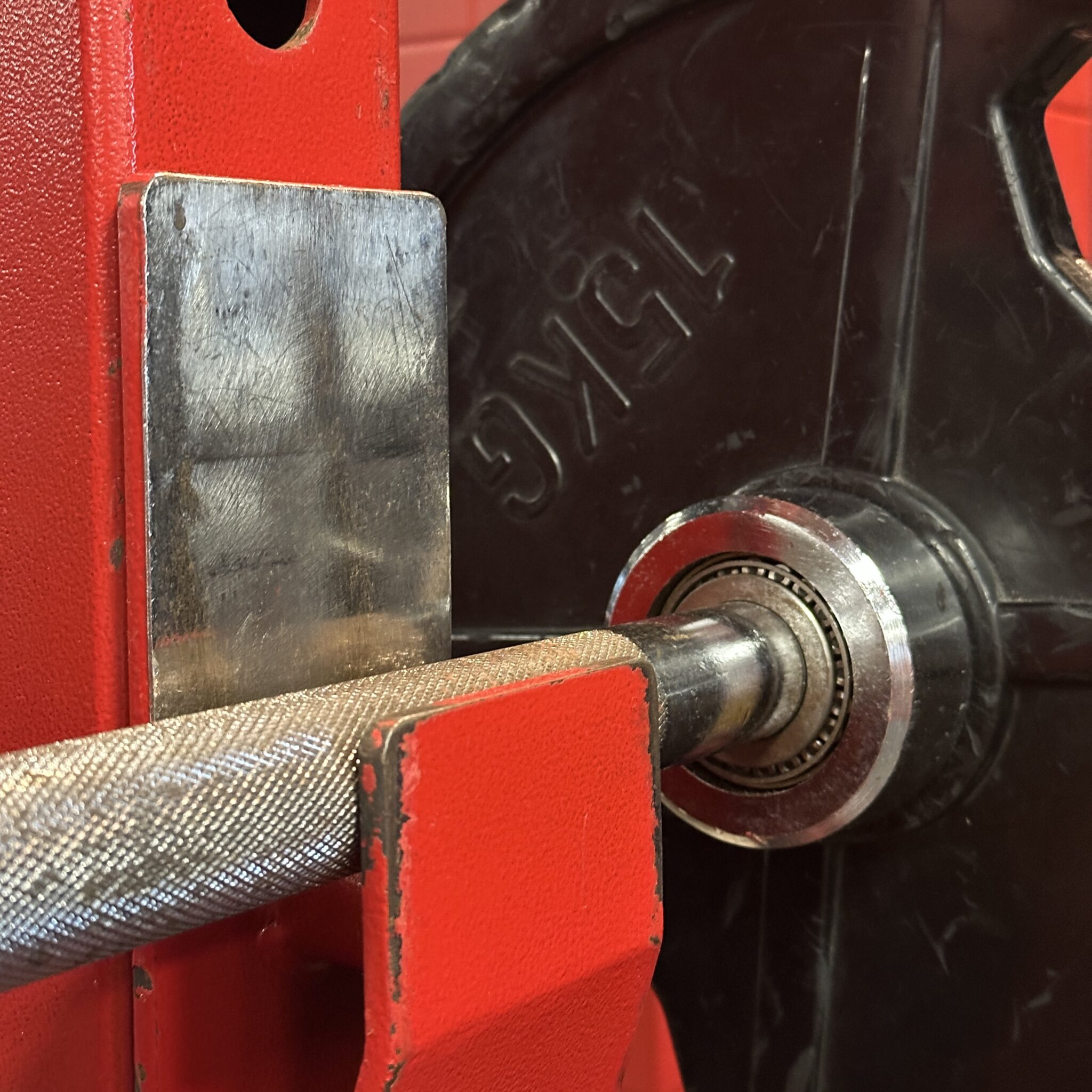 Punane kang raskusega 75KG.