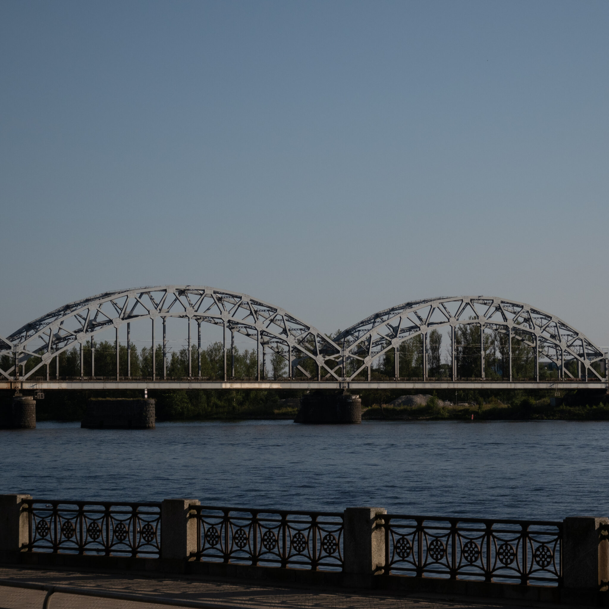 P1127355