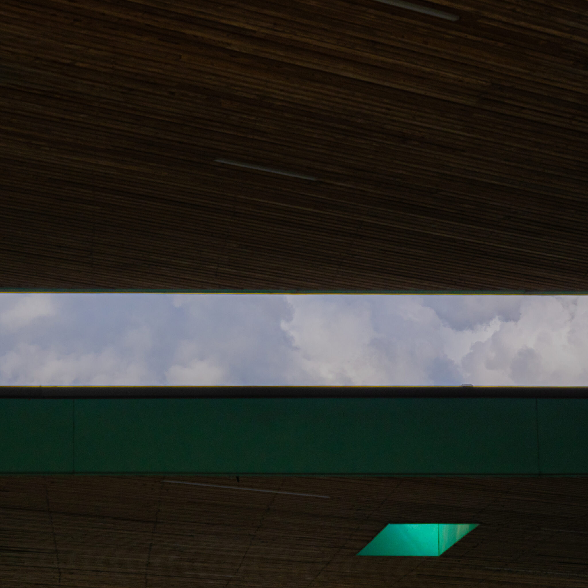 P1127810