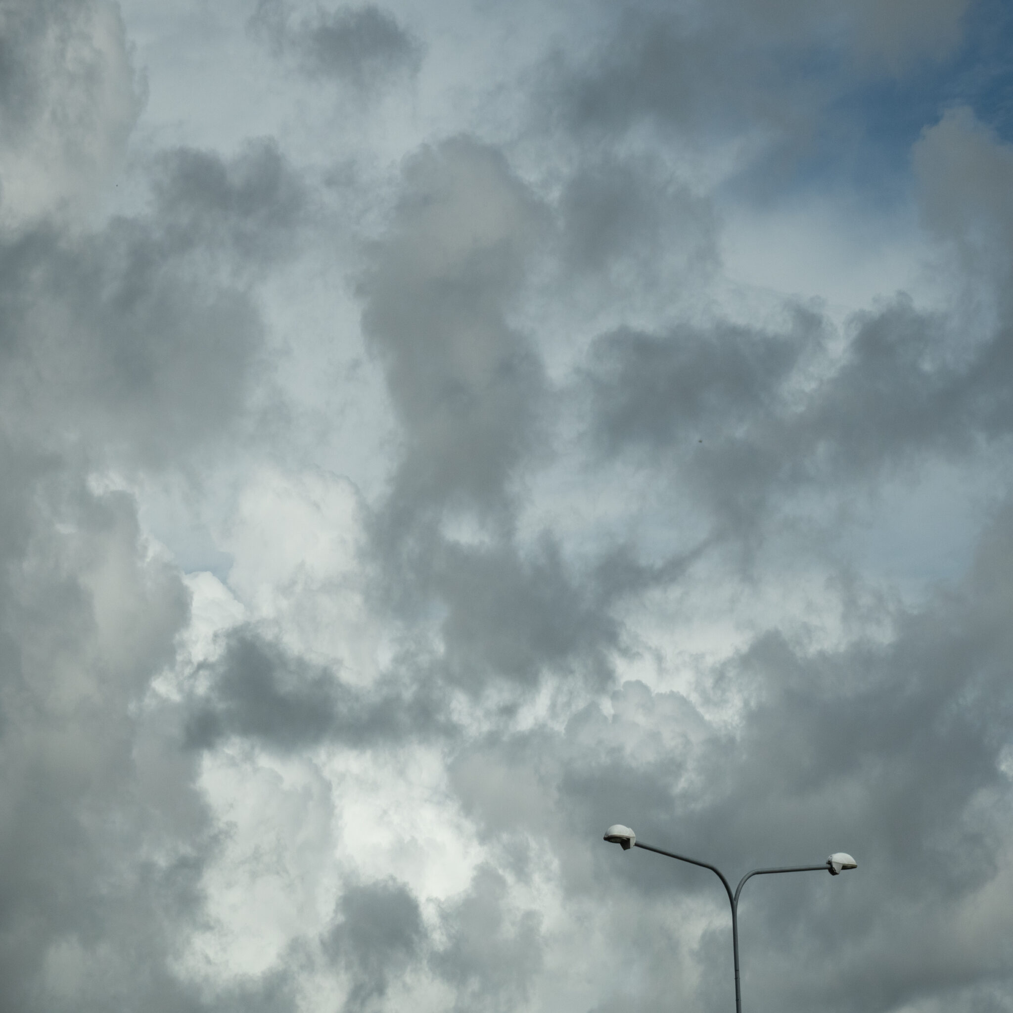 P1127878