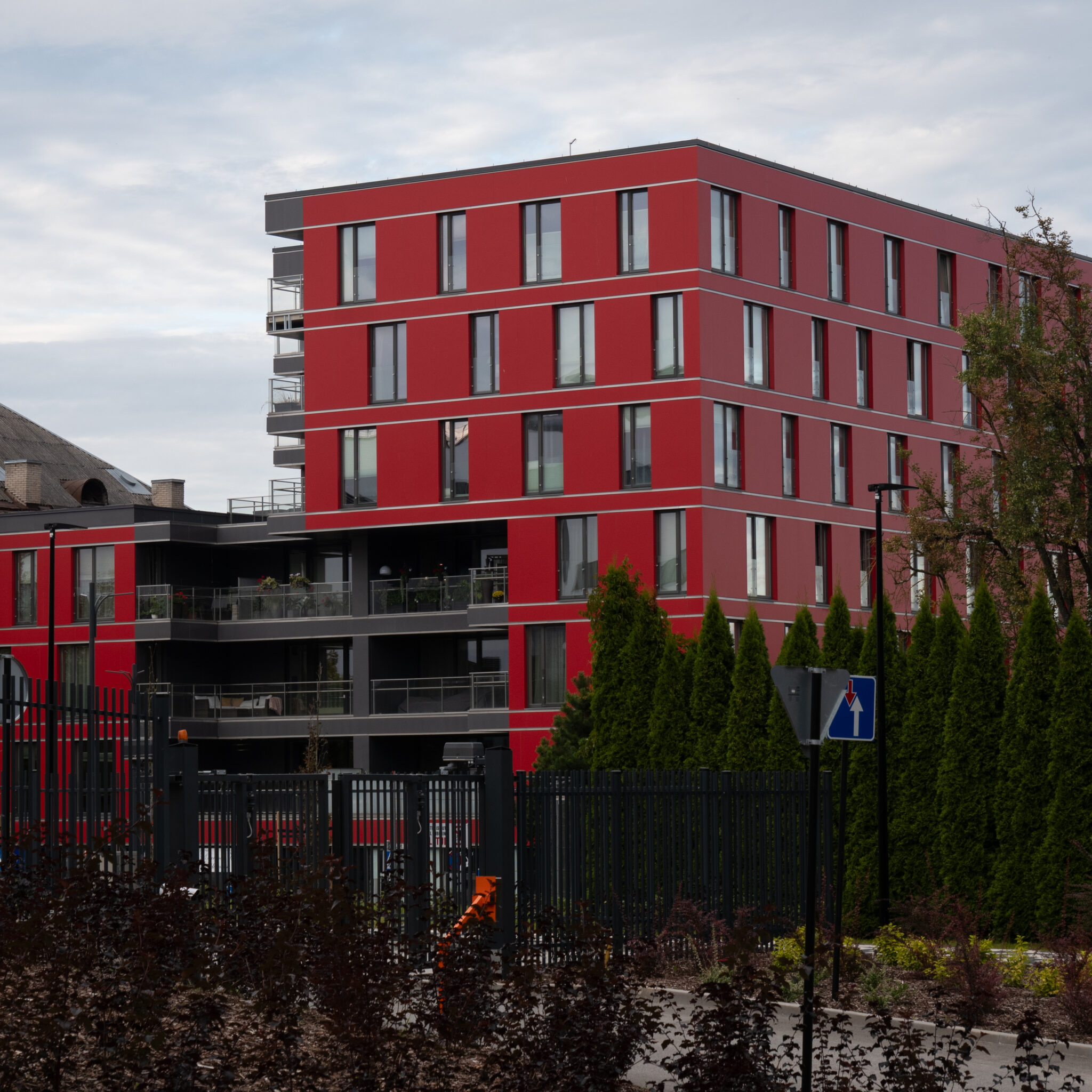 P1128193