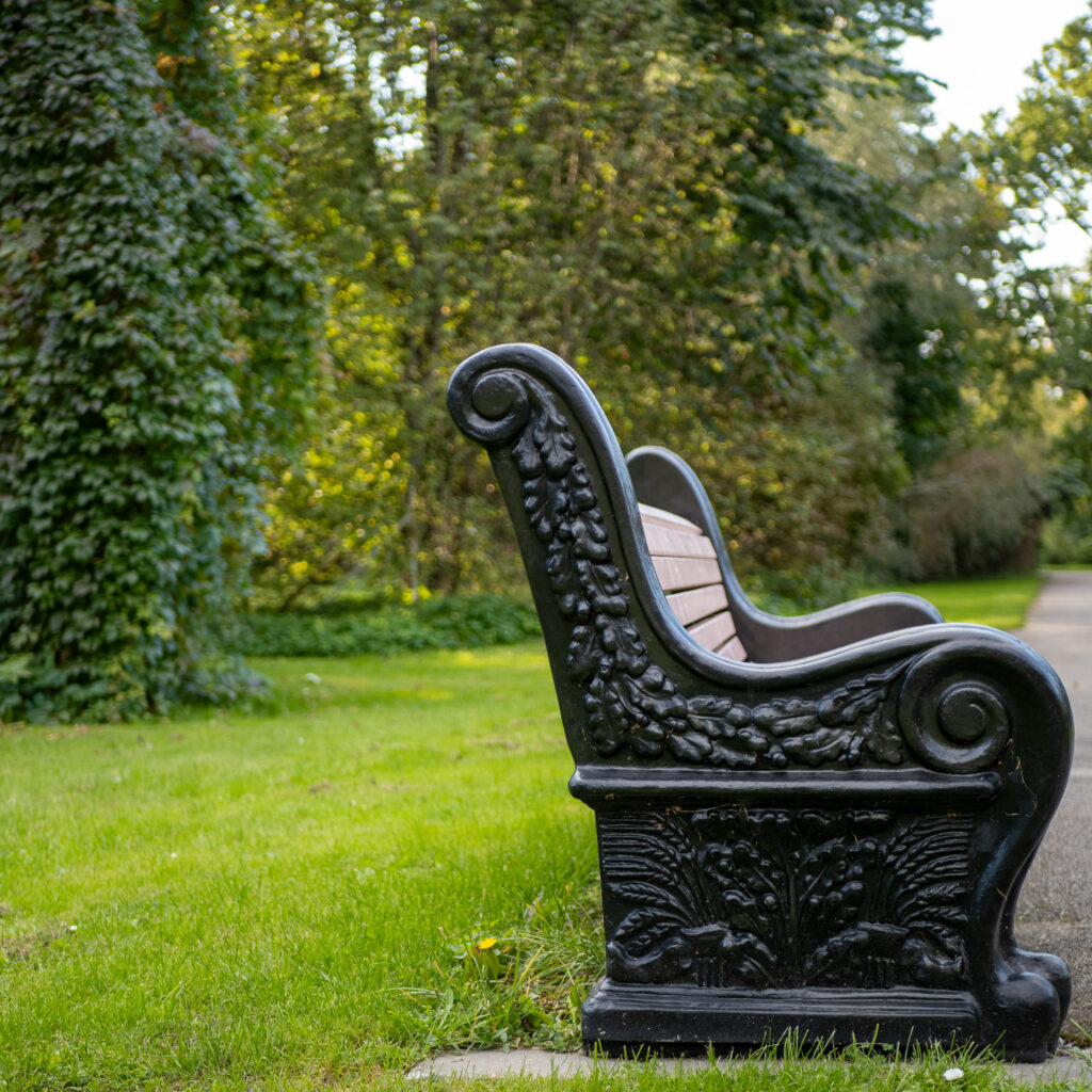 Must ornamendiline pink pargis.