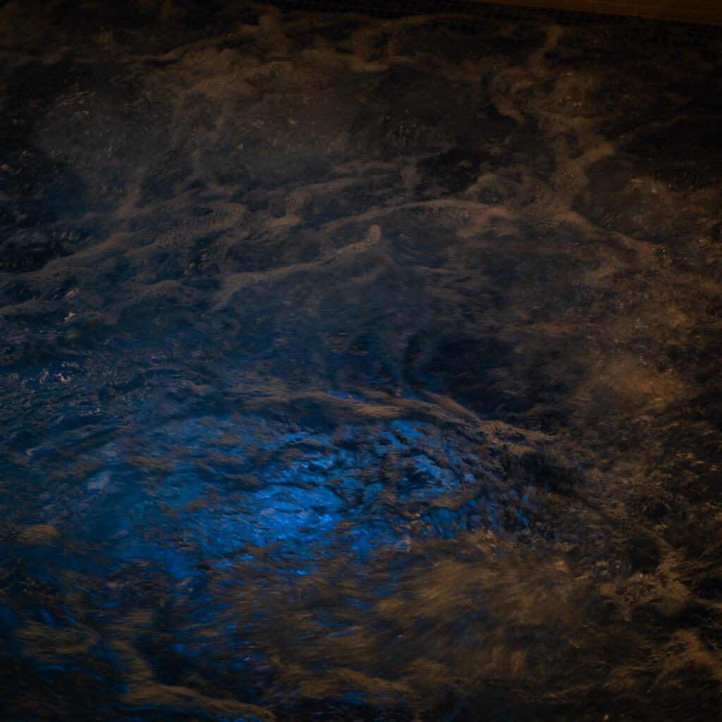 Mullivann sinise ja kollase valgustusega.