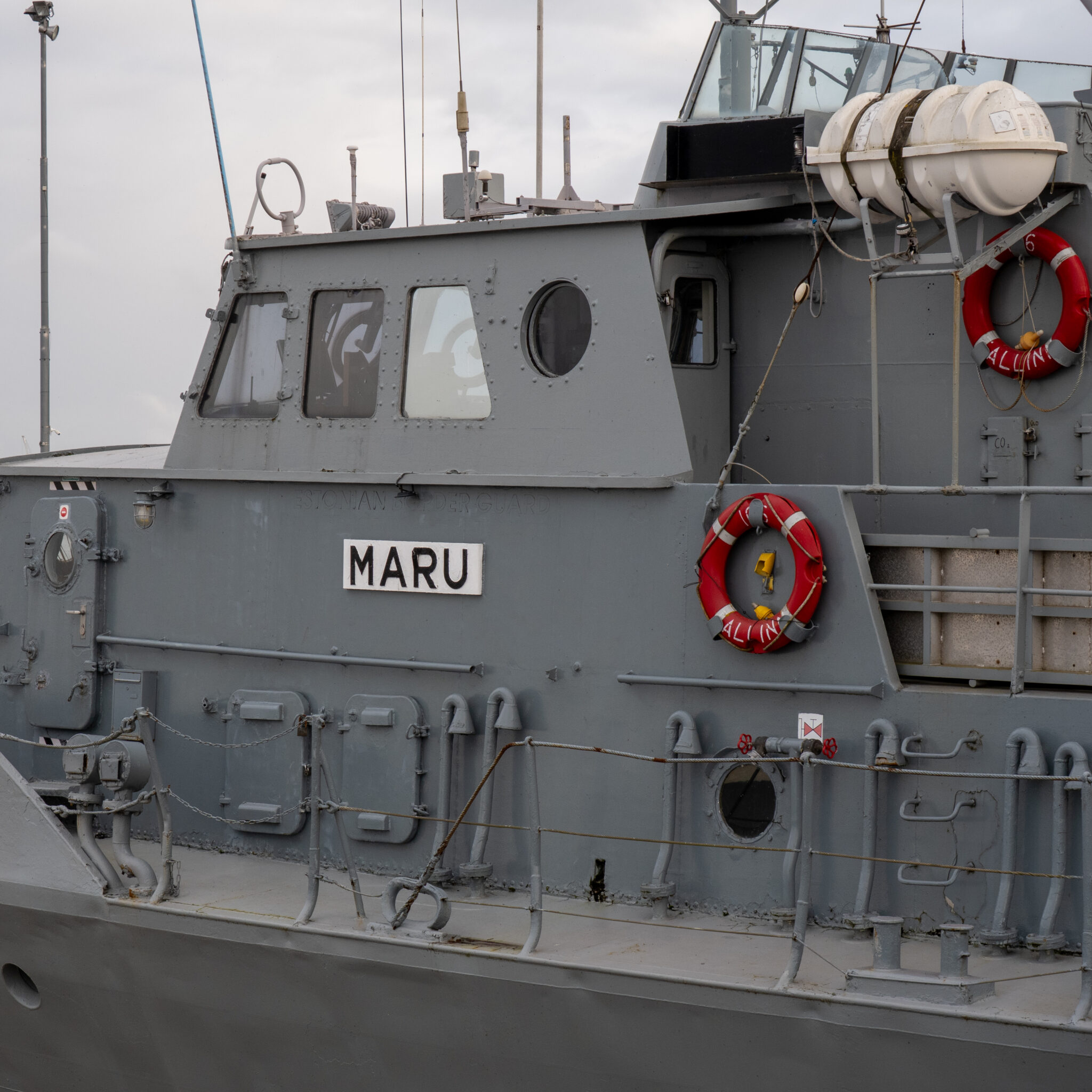 Eesti Piirivalve paat nimega Maru päästerõngaga.