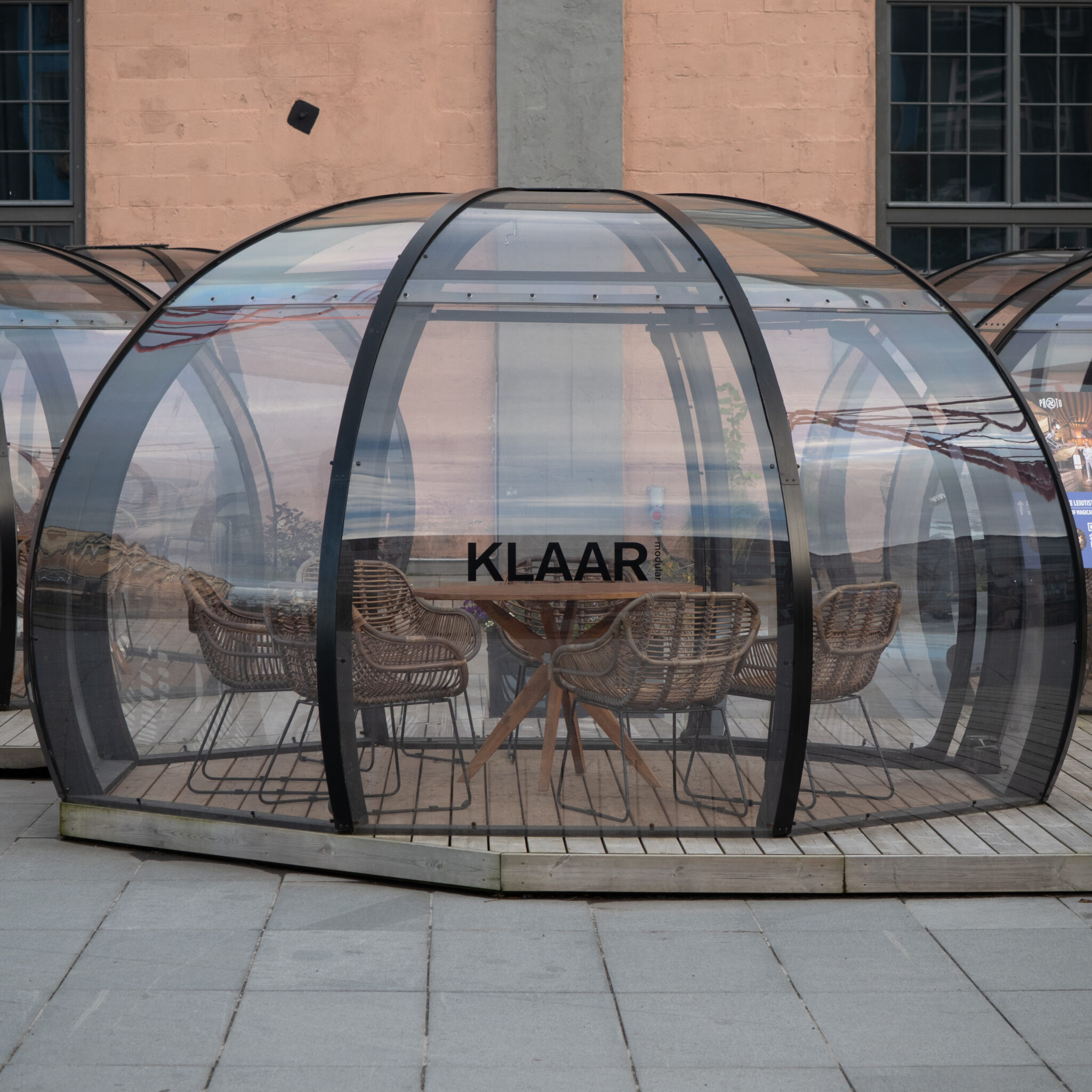 Klaar iglukujuline välikohvikuala.