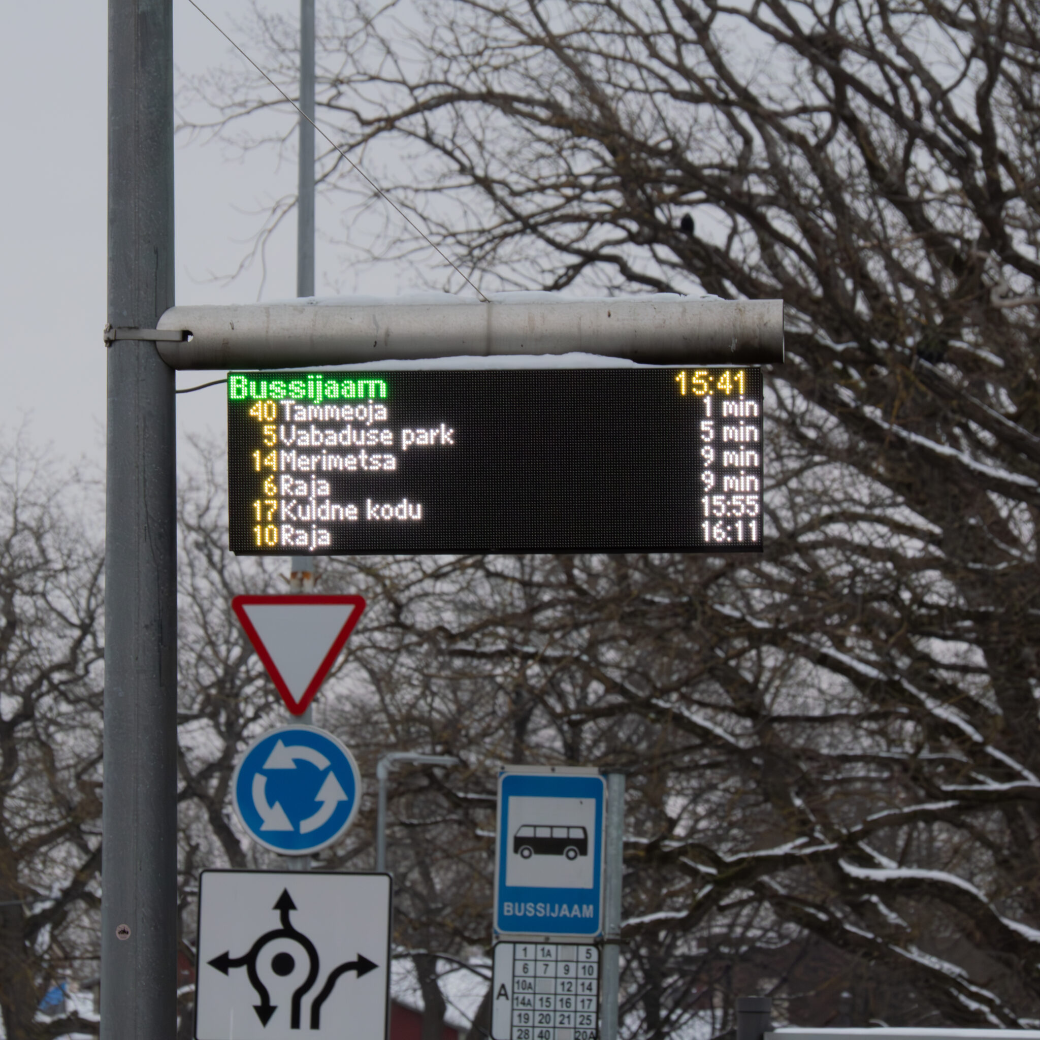 Busside sõiduplaanitahvel Eestis.