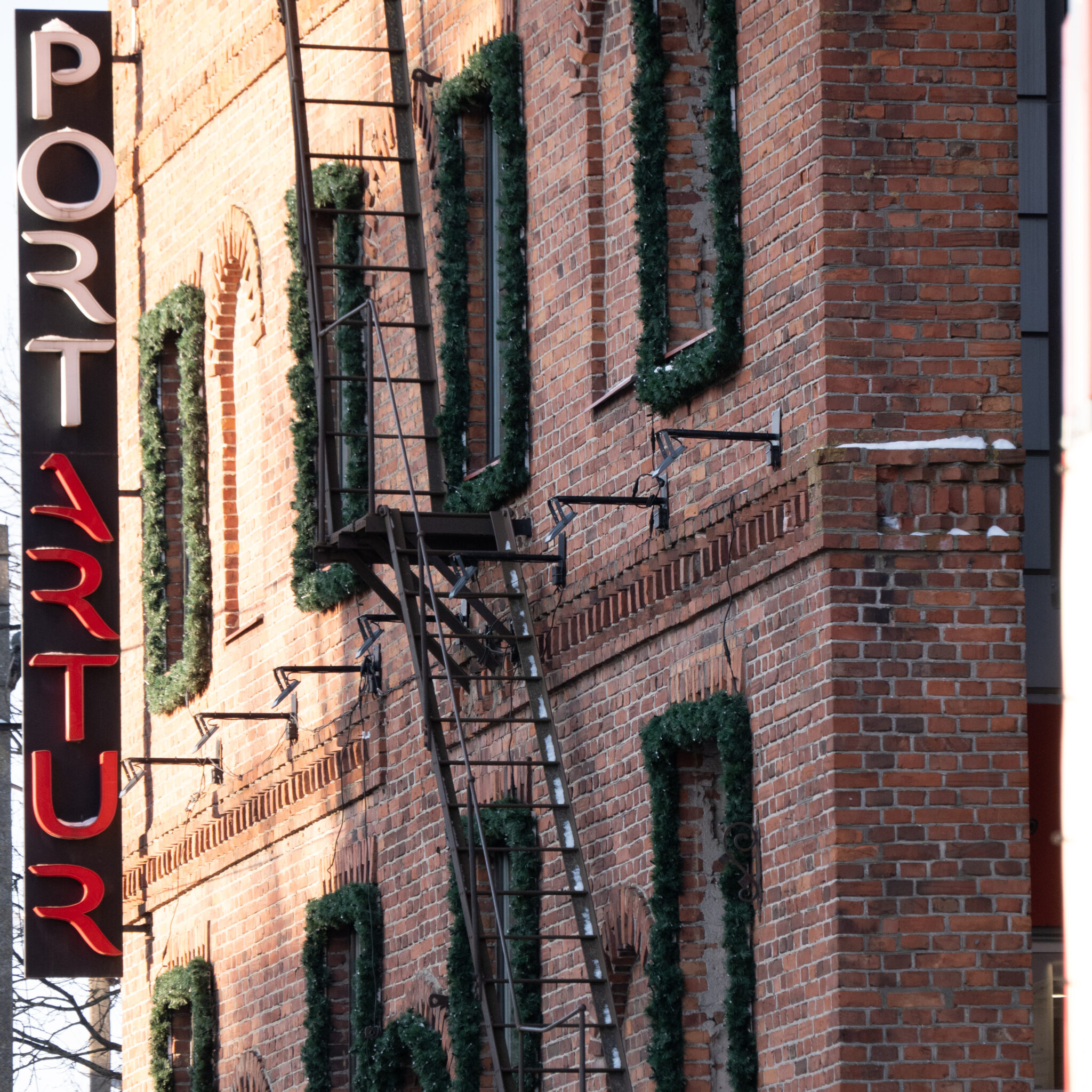 Punamust Port Arthuri silt.