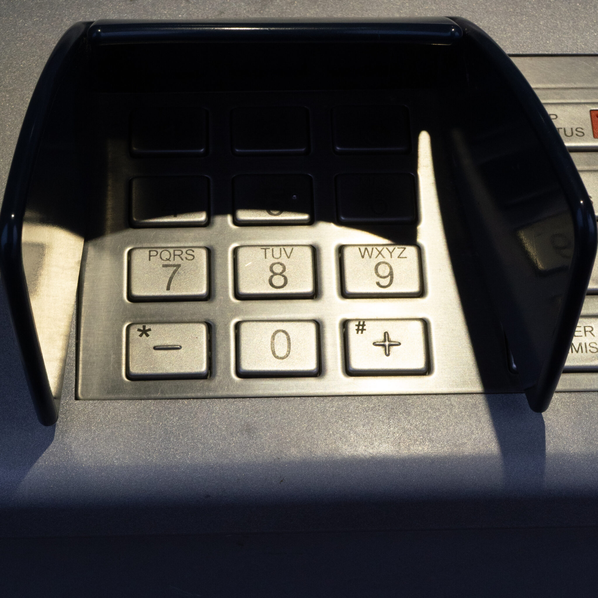 Pangaautomaadi klaviatuur numbrite ja sümbolitega.