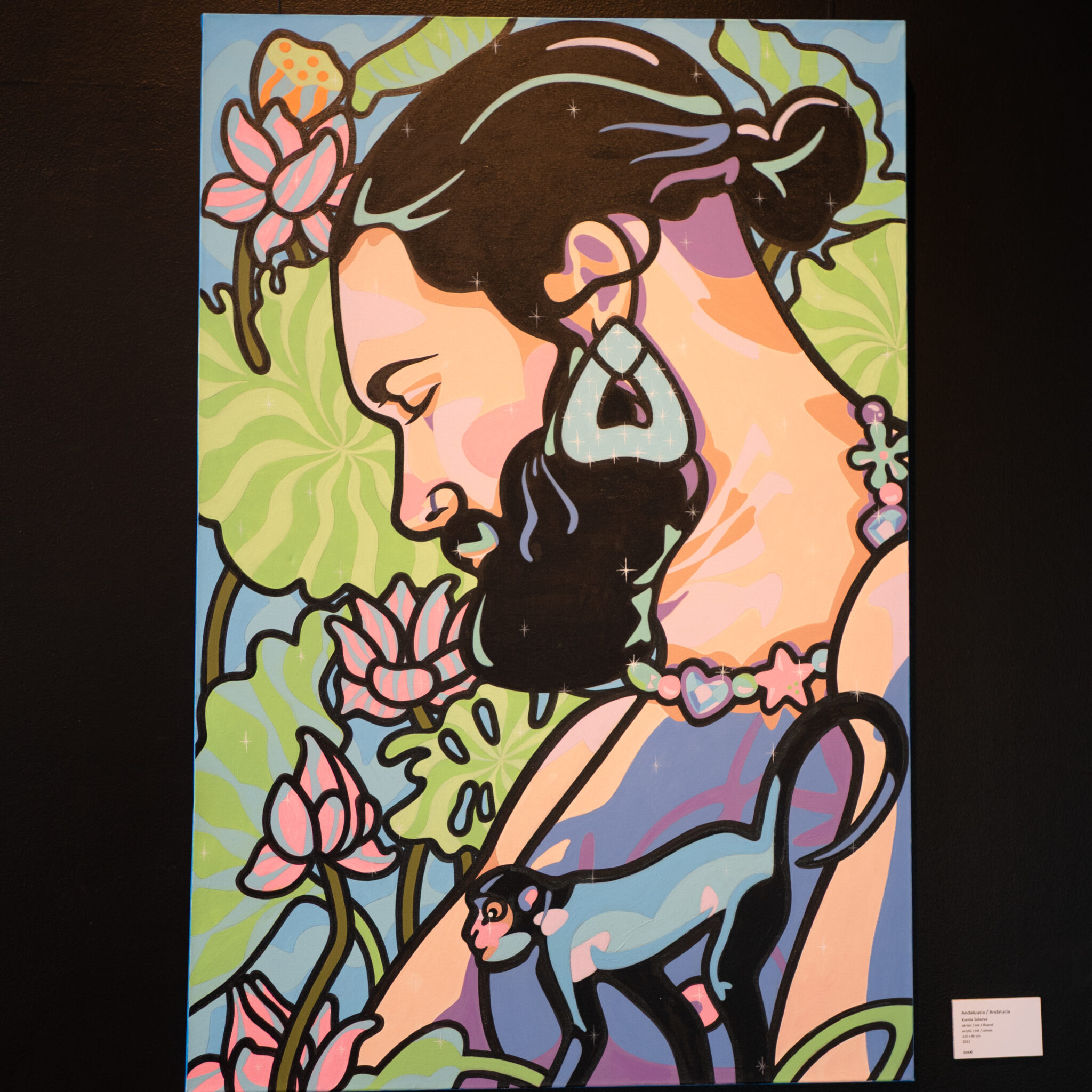 Värviline maal naisest ahvi ja lootoseõitega.